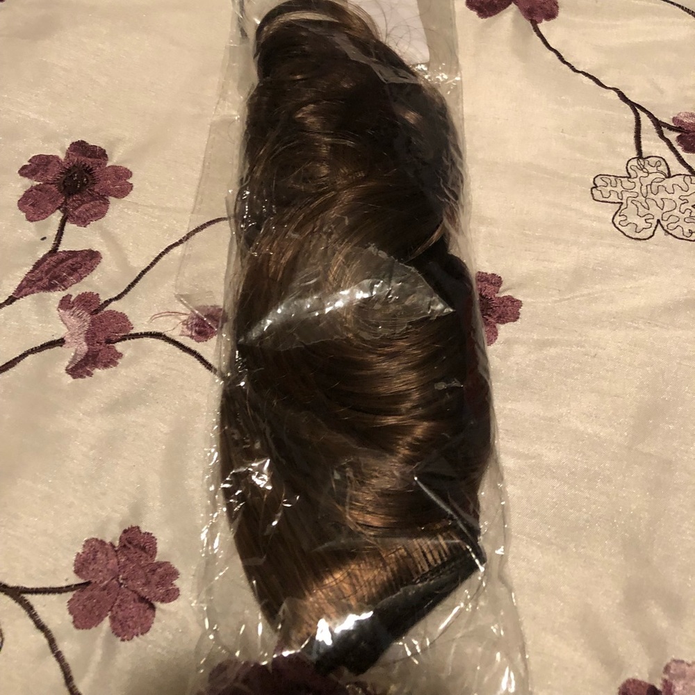 Wig - Picture 3 of 3